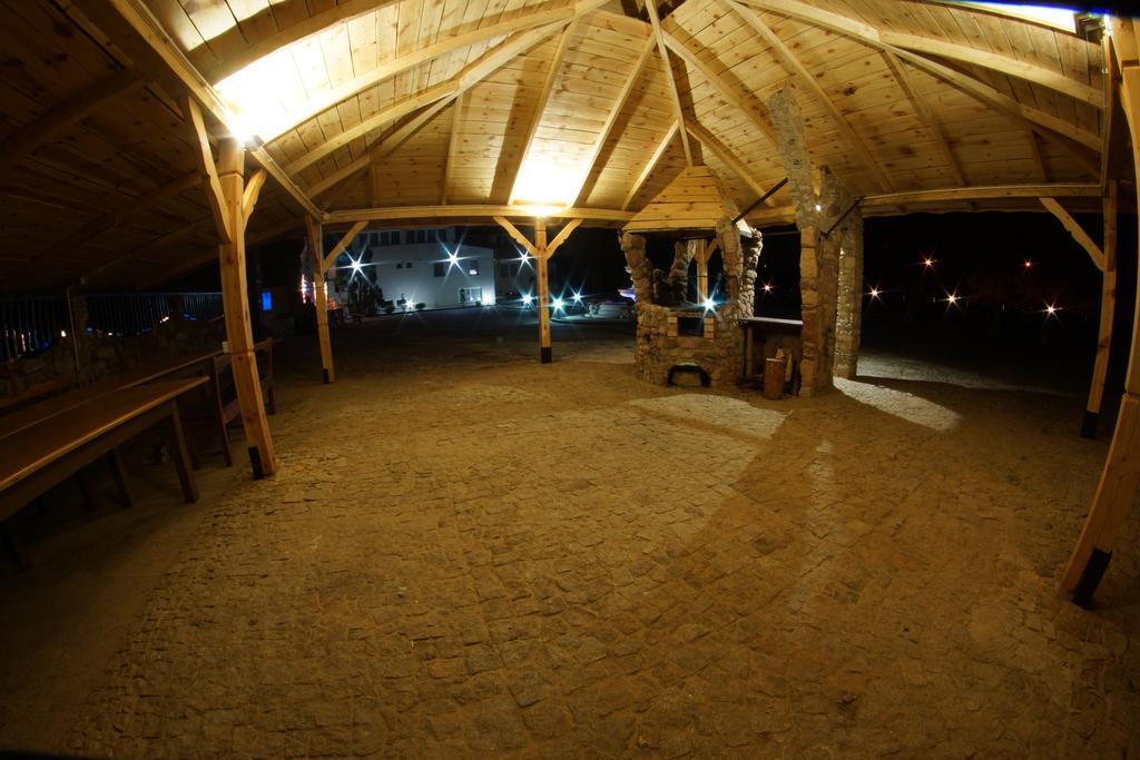 Willa Imperium Ostrowiec Świętokrzyski Exteriér fotografie